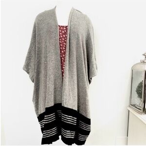 MADELEINE THOMPSON Gray Poncho Sweater One Size